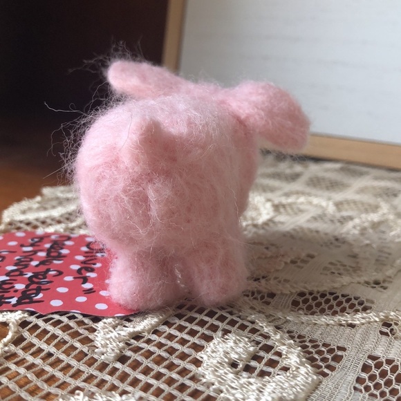 Handmade Needle Felted farm pig - Picture 16 of 16